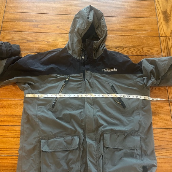 Bass Pro ShopMen's 3XLT Gore-Tex rain coat - Picture 9 of 9